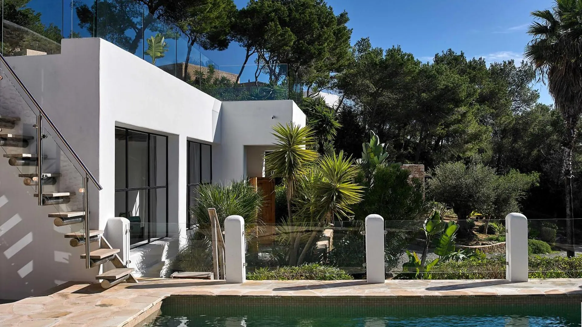 Stylish 5 Bedroom Luxury Villa With Pool And Sauna Santa Eularia des Riu