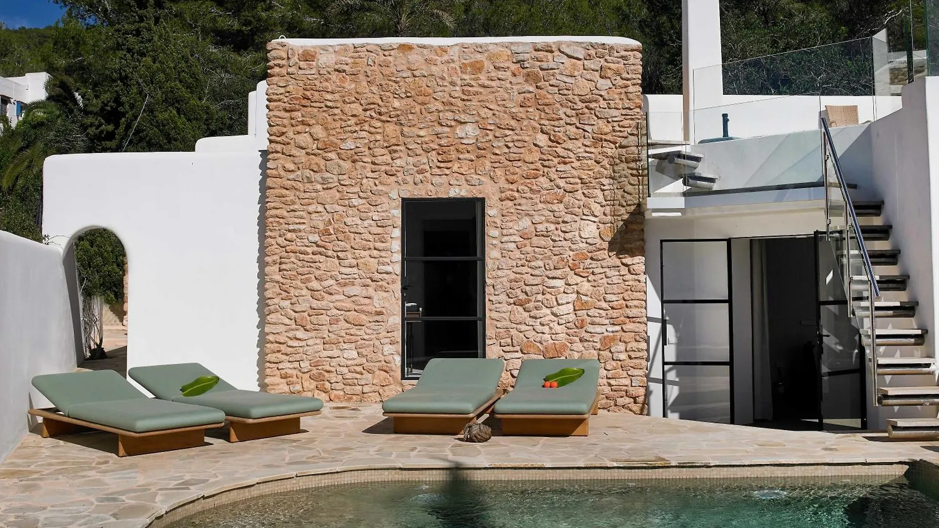 Stylish 5 Bedroom Luxury Villa With Pool And Sauna Santa Eularia des Riu Spain